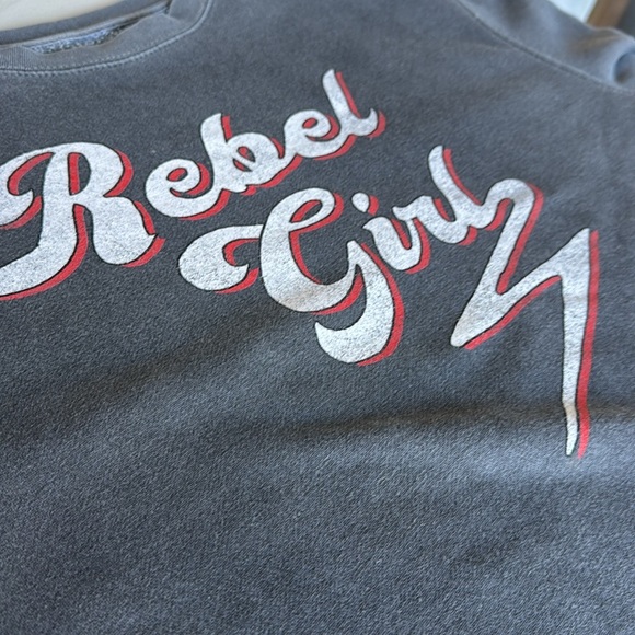 Girl Dangerous Rebel Girl Gray Sweatshirt Size Large - Picture 6 of 6